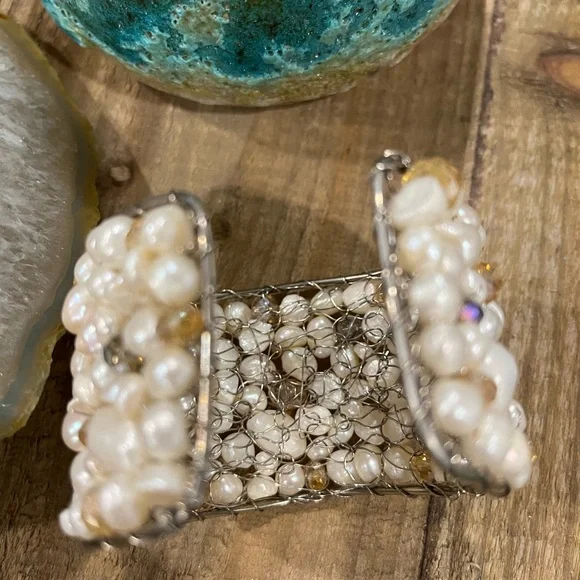 Vintage freshwater pearl and bead hand crafted bracelet - Picture 4 of 6